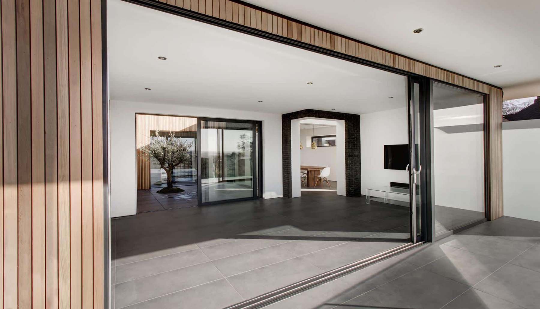 Optio BSC94 Inline Sliding Door Central Window Systems