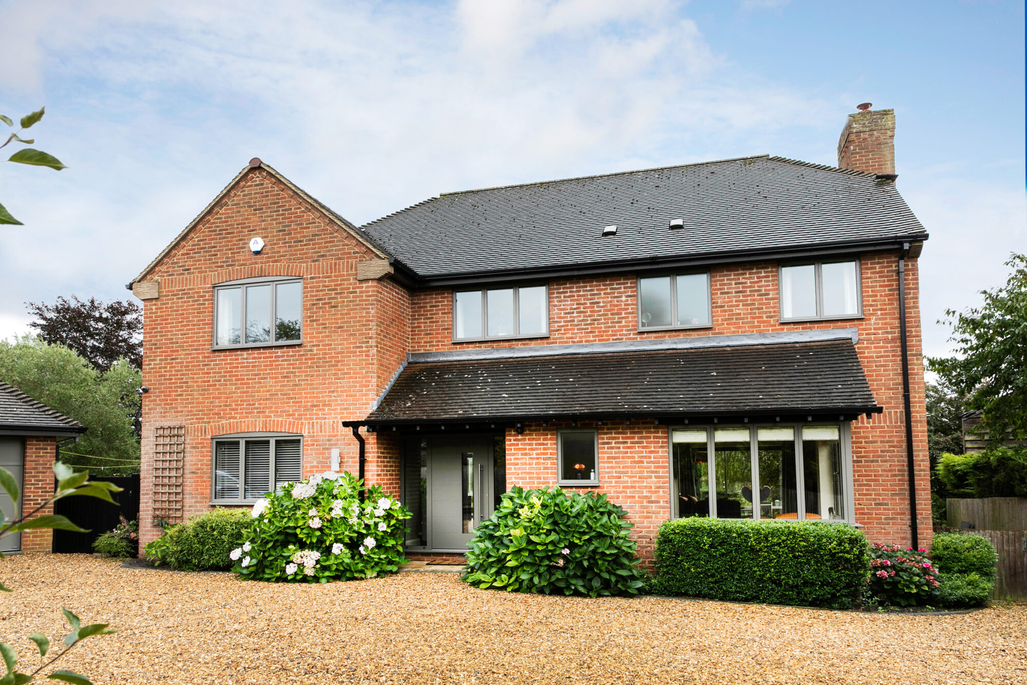 Sheerline Aluminium Windows & Doors - Central Window Systems